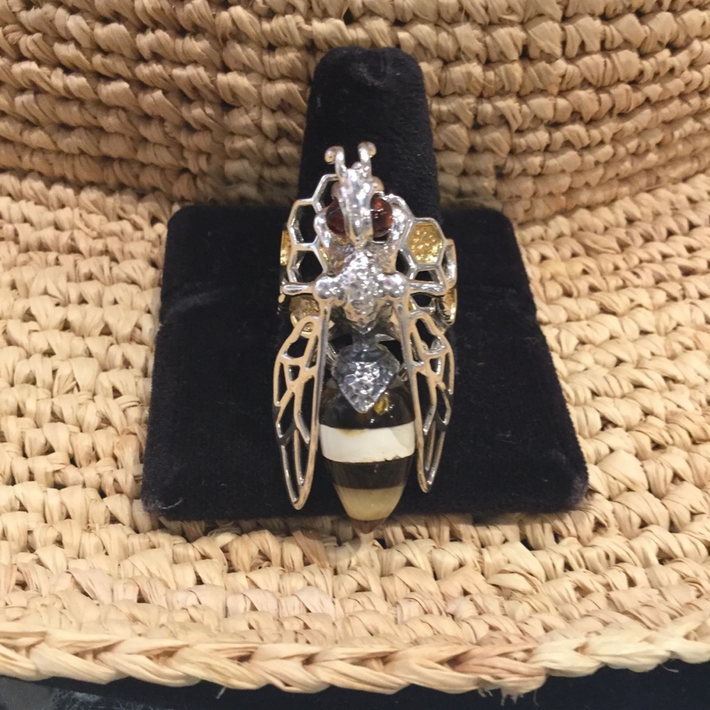 Sterling Silver Queen Bee ๐ ring - Picture 2 of 2